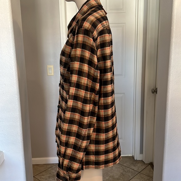 Coach men’s plaid black/tan/red heavy wool button down shirt, size Large - Picture 4 of 11